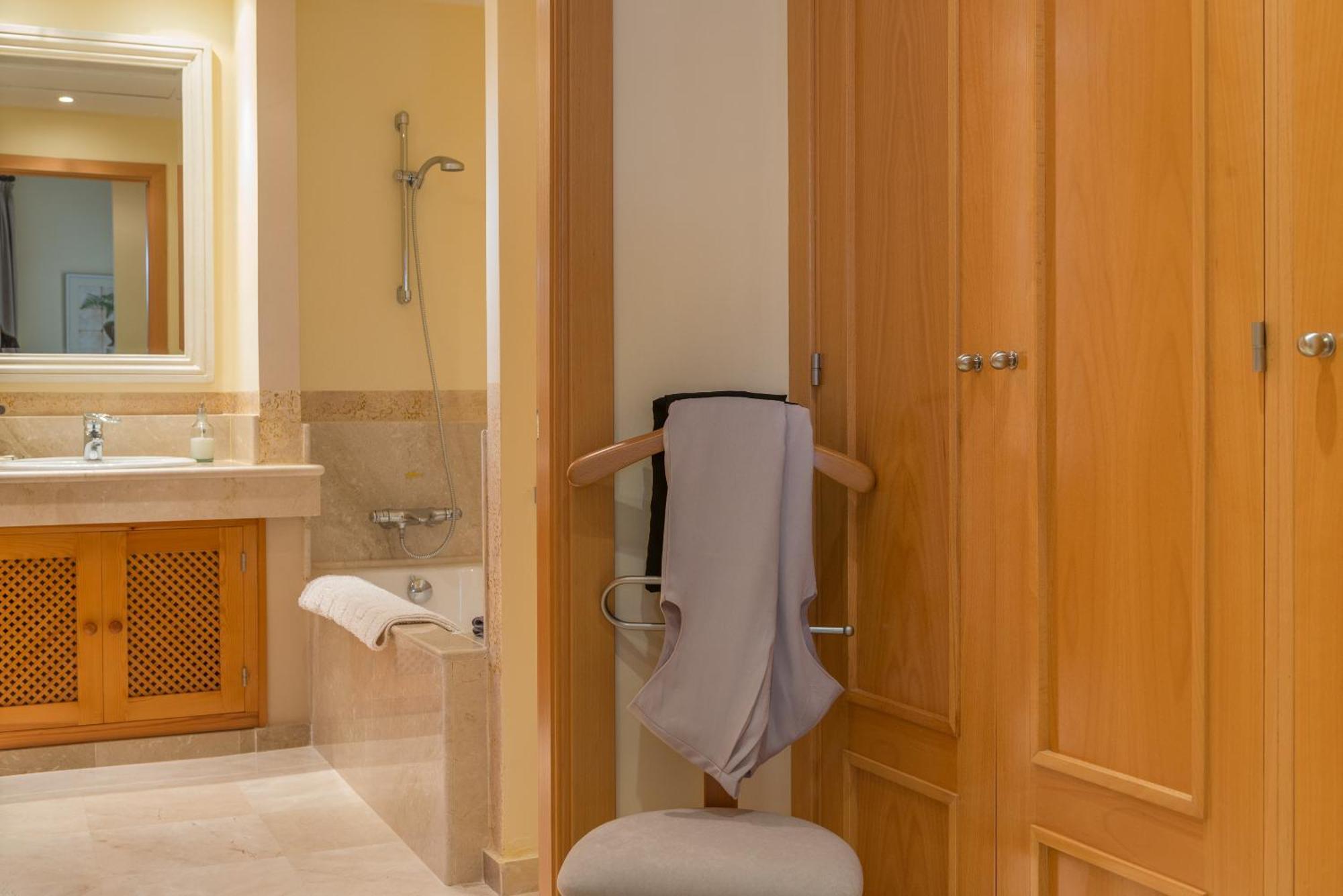 Resort Villas Andalucia Benalup - Casas Viejas Habitación foto